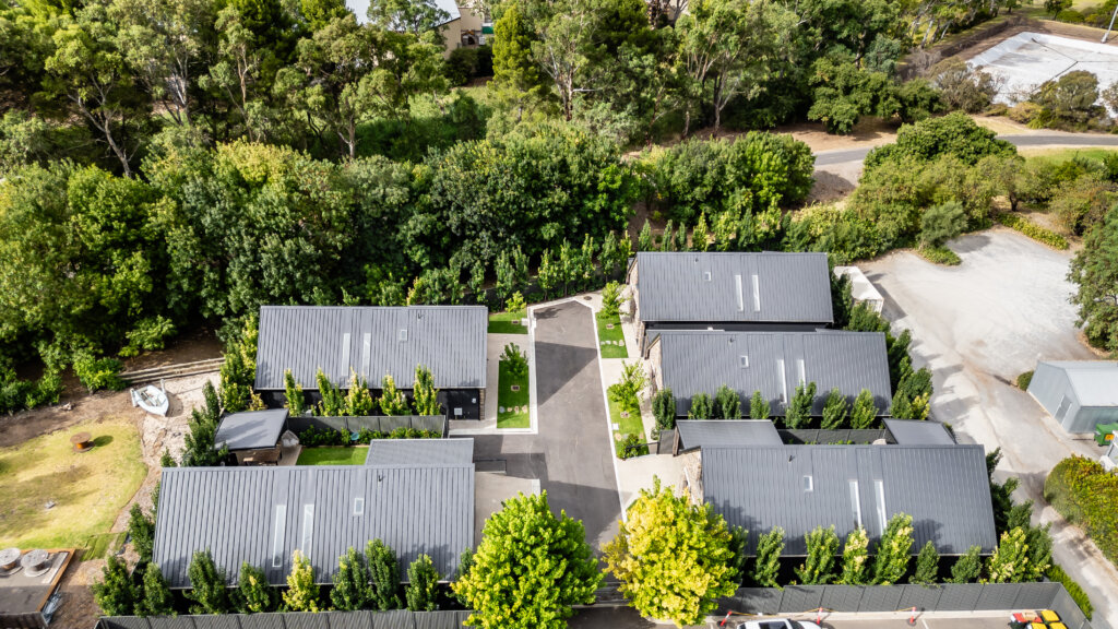 Vale 194 Located in the heart of the McLaren Vale Wine Region Backing onto the Shriaz Trail