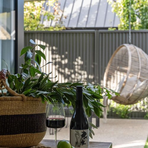 Vale 194 Luxury Accommodation McLaren Vale Farmers Market