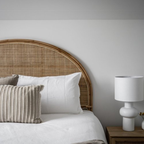 Vale 194 Luxury Accommodation Upstairs Bedroom