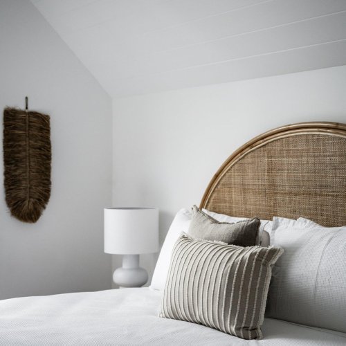 Vale 194 Luxury Accommodation Upstairs Bedroom side